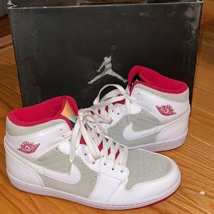 Air Jordan retro 1 hare edition. 100% authentic size 12